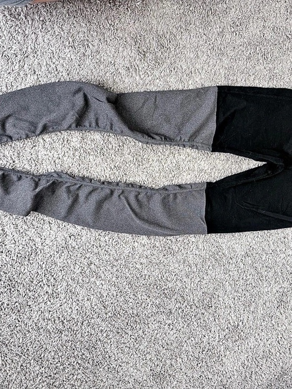 alo Color Block Leggings in Black & Gray Like New